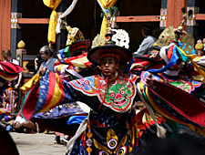 Thimphu Tshechu festival in de Tashichhoe-dzong Stoepa op de Pele la bergpas op 3.390m