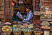 Typisch winkeltje met droge vis in Kathmandu