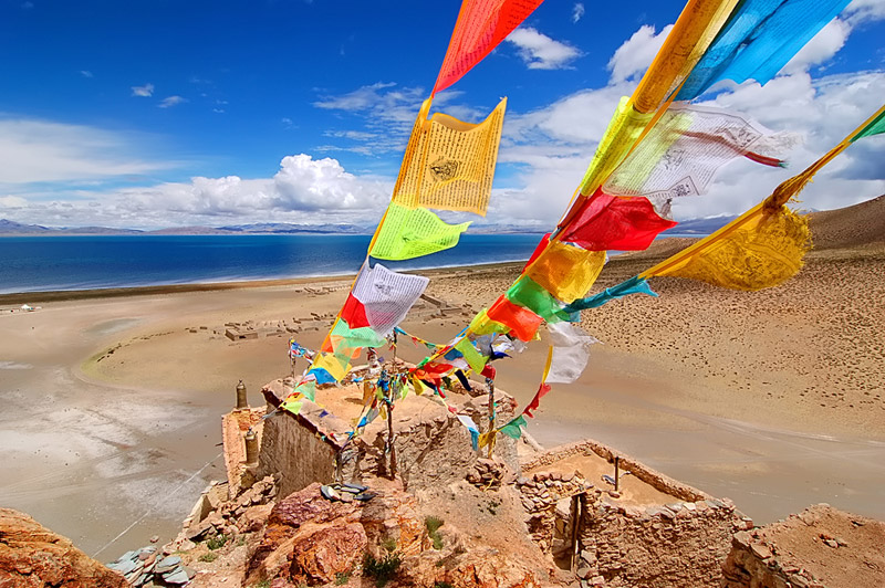 Uitgestrekte landschappen van Tibet