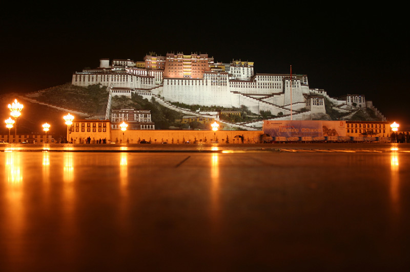 Topattactie van Tibet: het Potala paleis, gebouwd in 640 na Christus